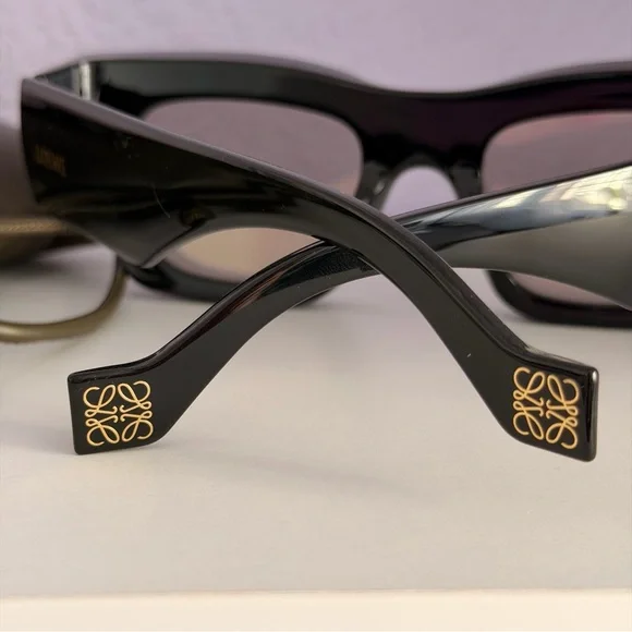 New! Loewe Black Sunglasses, LW40172U 01C, Authentic display picture 1